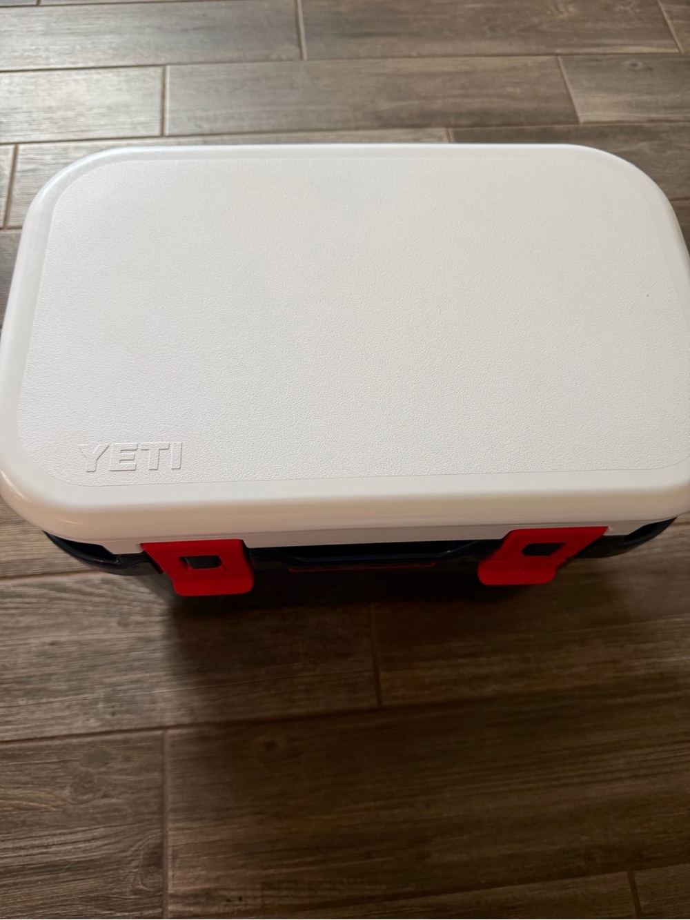 YETI Roadie 15 Patriotic Blue Hard Cooler DoubleDuty Shoulder Strap (NWT) - Picture 5 of 11